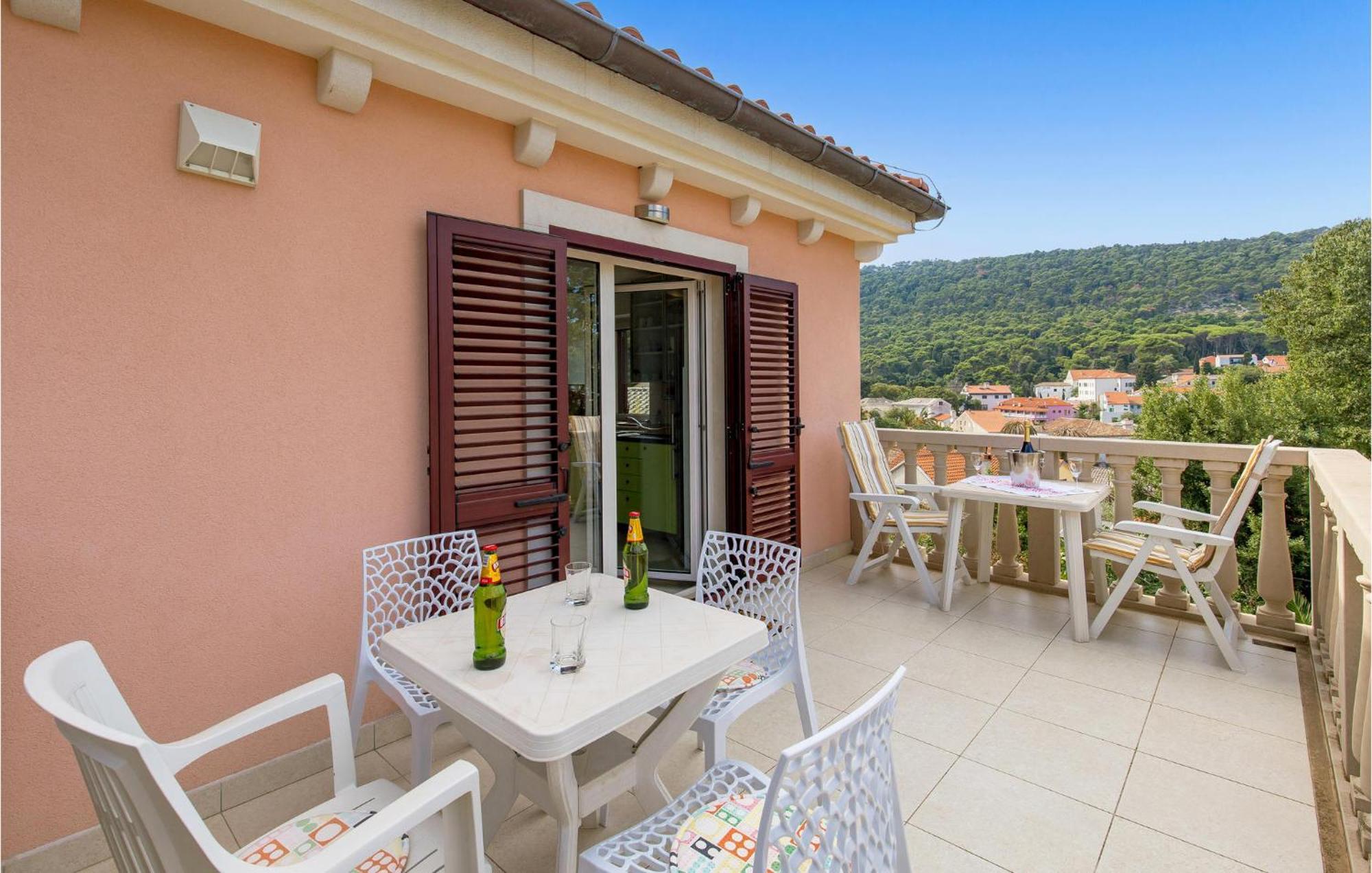 2 Bedroom Awesome Apartment In Veli Losinj Exterior photo
